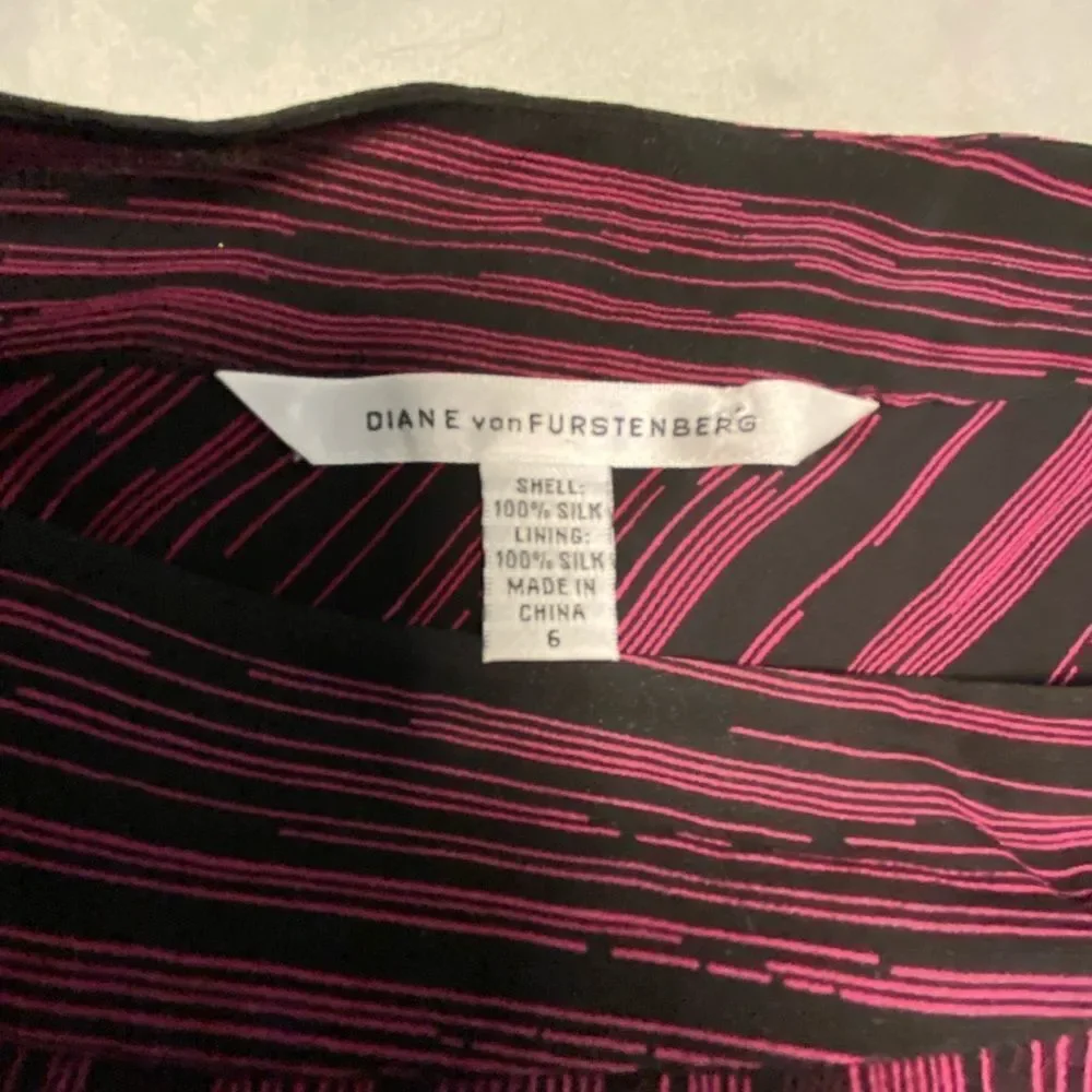 Diane Von Furstenberg 100% silk skirt, size 6